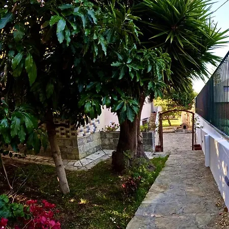 Holiday home Yucca House Carcavelos