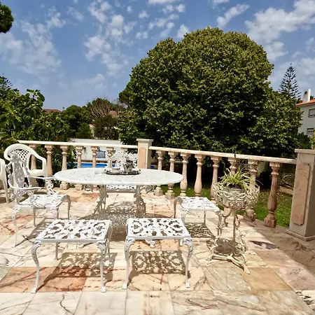 Yucca House Carcavelos Holiday home *