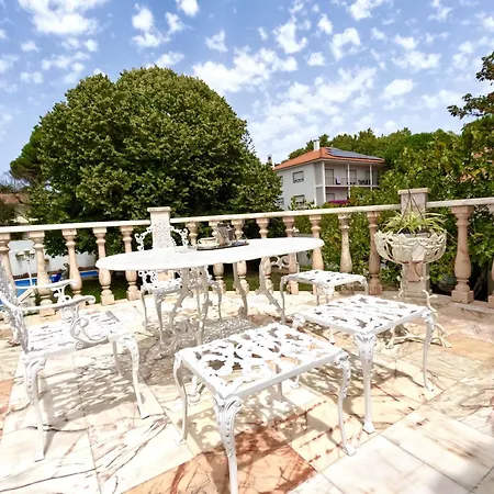 Yucca House Carcavelos Holiday home Carcavelos (Lisbon)