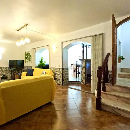 Yucca House Carcavelos *