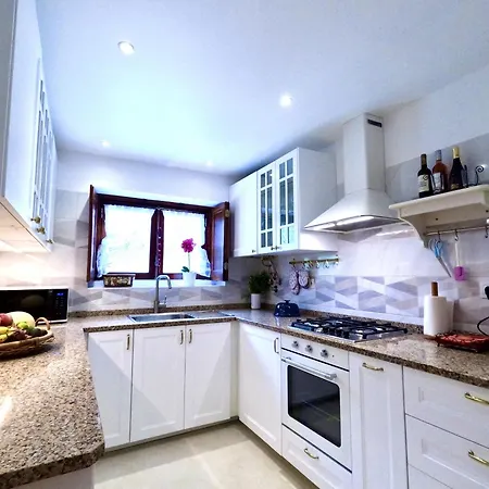 Yucca House Carcavelos Holiday home *