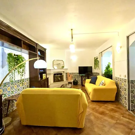 Yucca House Carcavelos Holiday home