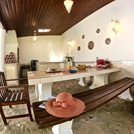 Yucca House * Carcavelos (Lisbon)