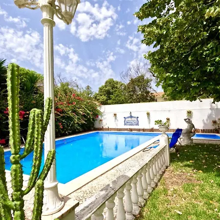 Yucca House Carcavelos (Lisbon)