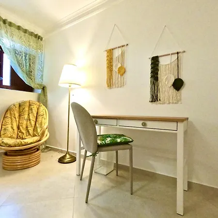 Feriehus Yucca House Carcavelos (Lisbon)